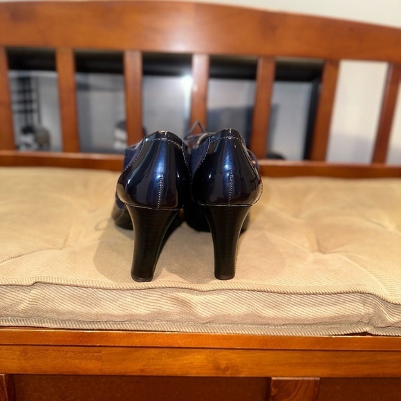 Anne Klein iFlex Suede Patient Leather Shoes. - Picture 3 of 14